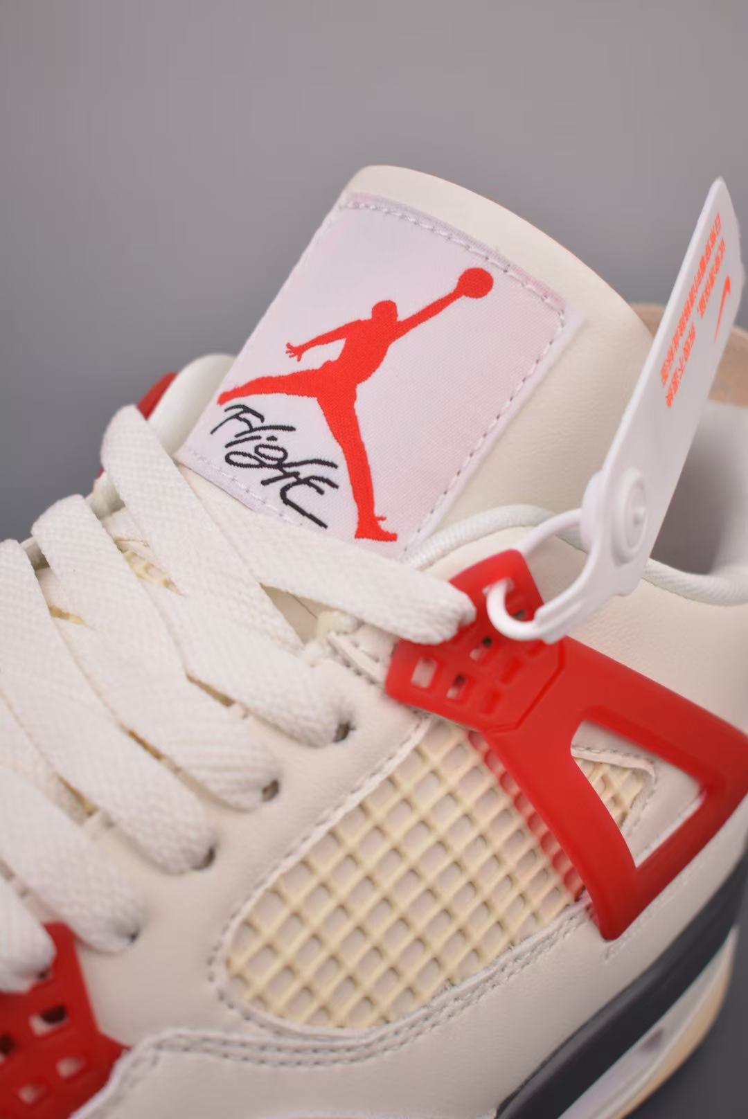 Men Low‑Top Retro Basketball Sneakers, Cream‑White Red Leather Upper, Mesh Panel Detail, Vintage Rubber Outsole Street Casual Shoes
