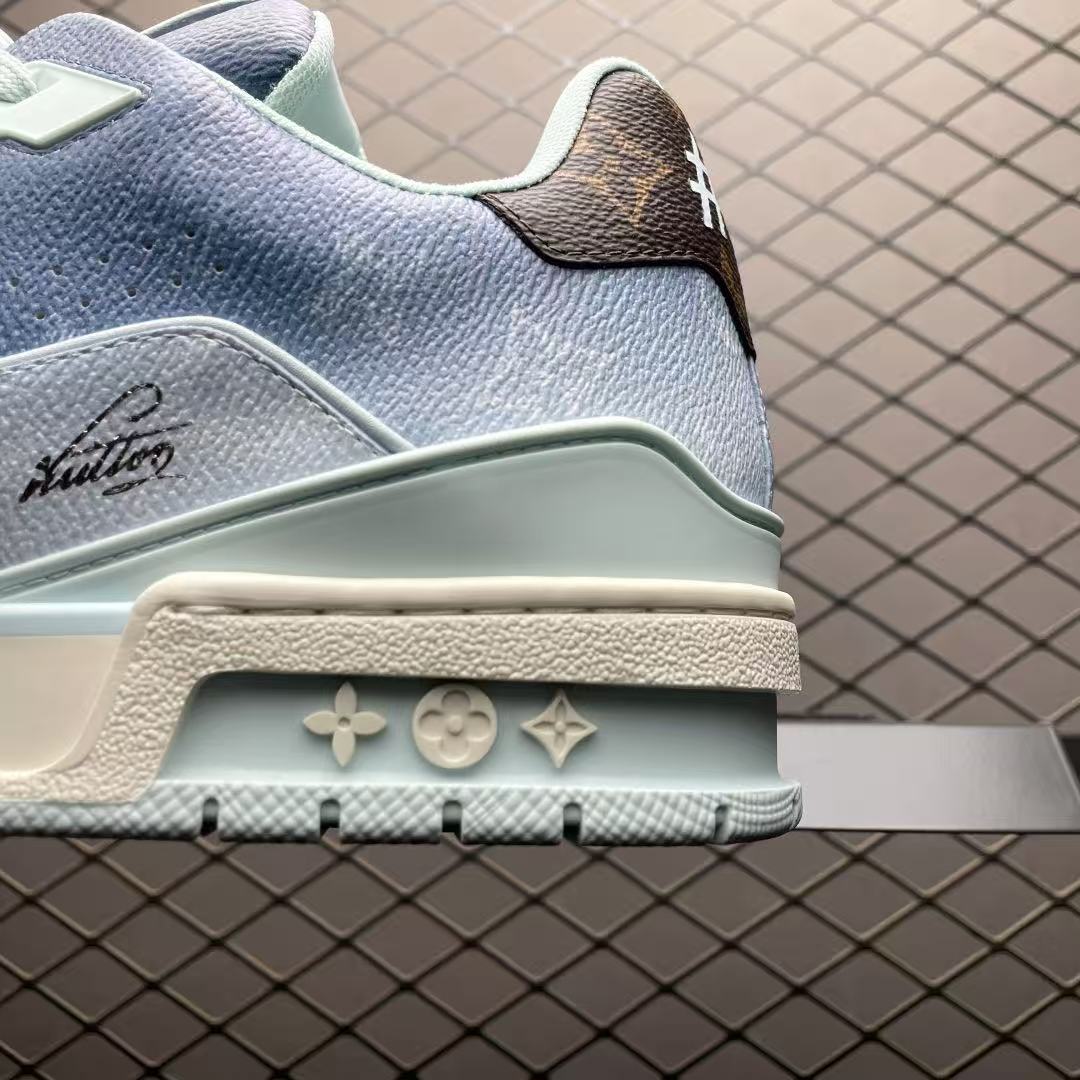 Men Retro Gradient Casual Sneakers, Grain Leather Upper, Thick Cushioned Sole, Light Blue Street Fashion Shoes