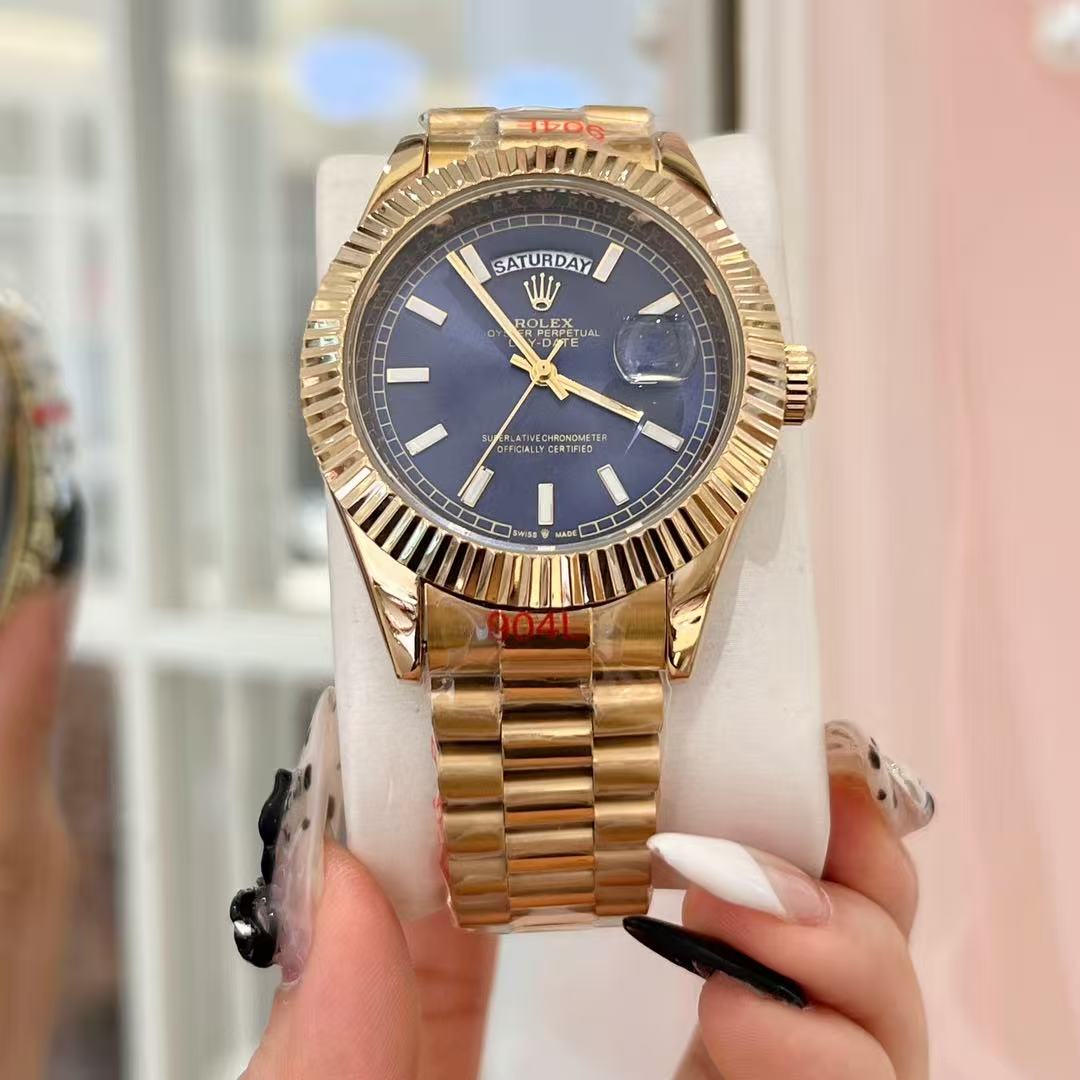 Men Luxury Gold‑Tone Wrist Watch, Deep Blue Dial, Day & Date Display, Fluted Bezel, Metal Bracelet