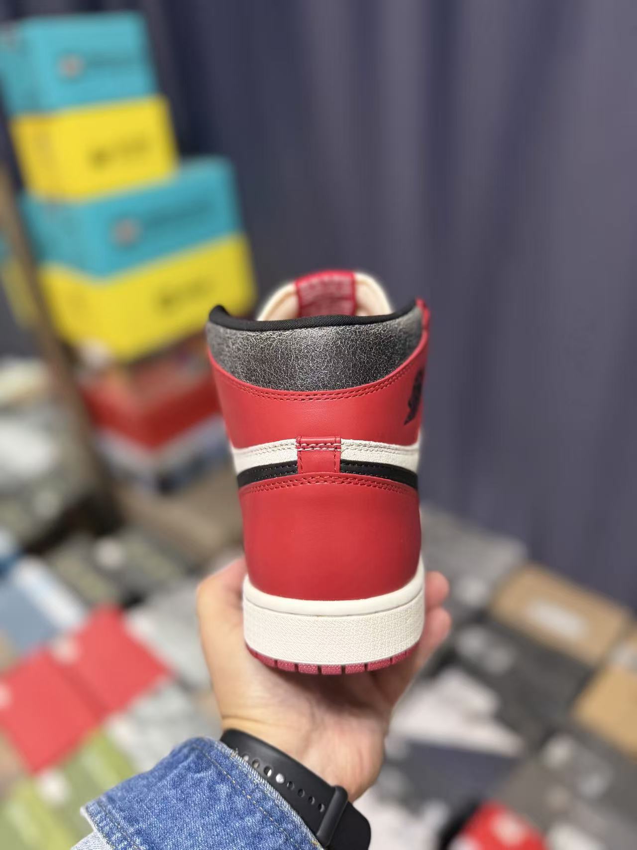 Men Vintage High‑Top Basketball Sneakers, Red‑White Leather Upper, Black Side Embellishment, Retro Off‑White Midsole Street Shoes