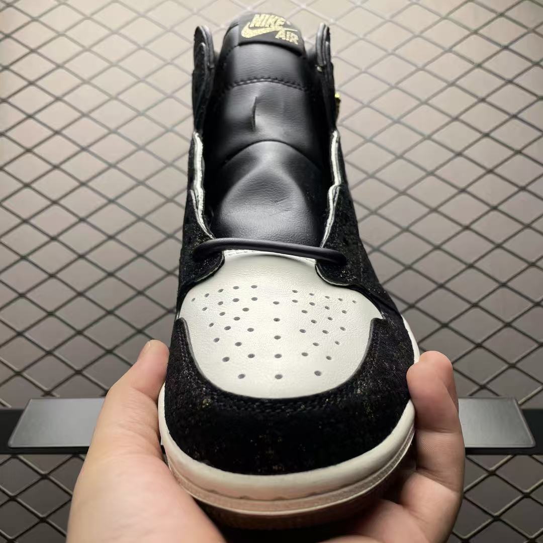Men High‑Top Art Craft Sneakers, White‑Black Leather Upper, Retro Carved Pattern Ornament, Vintage Cream Midsole Street Basketball Shoes