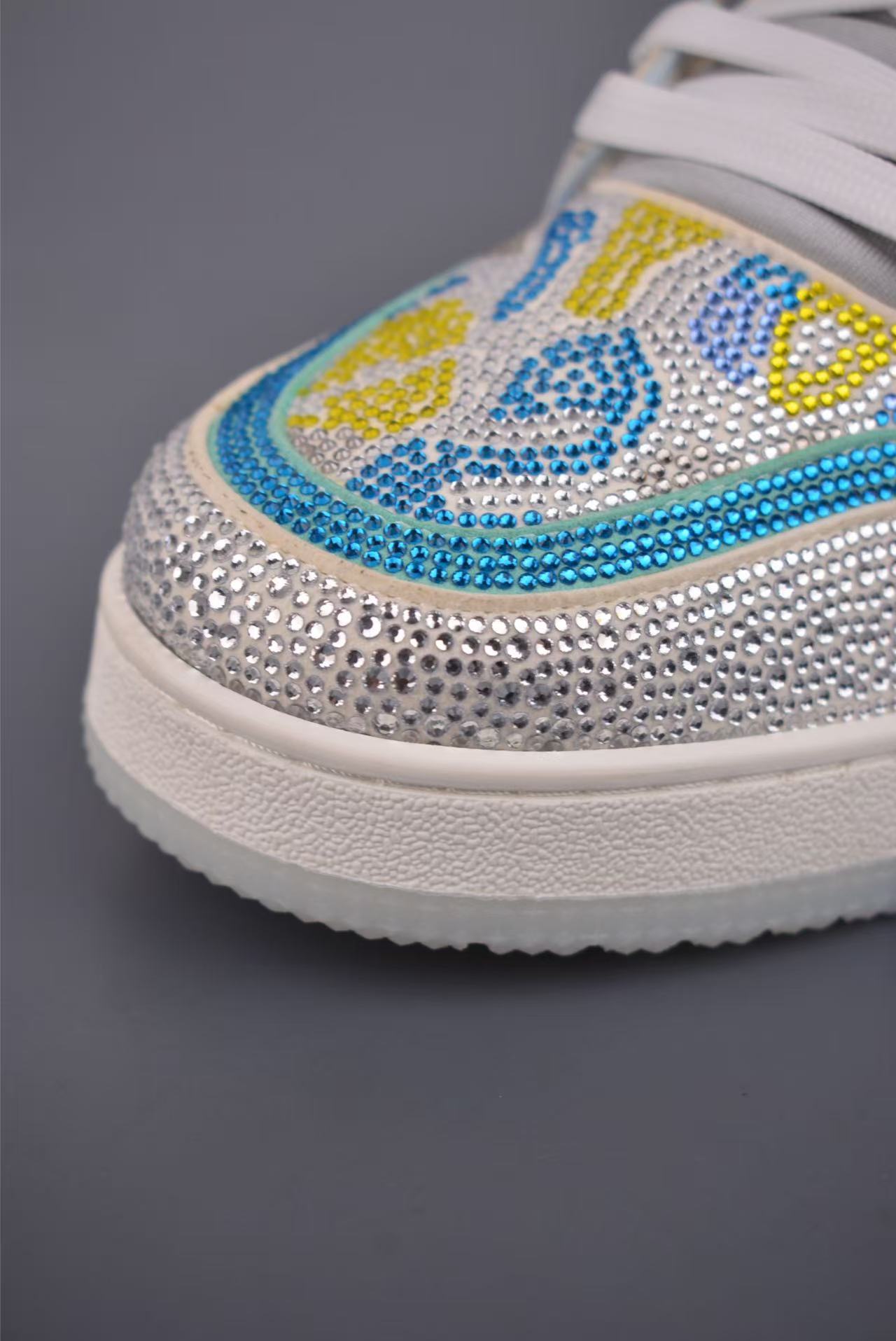 Men Retro Rhinestone‑Encrusted Casual Sneakers, Multicolor Inlay Design, Thick Cushioned Sole, Street Fashion Shoes