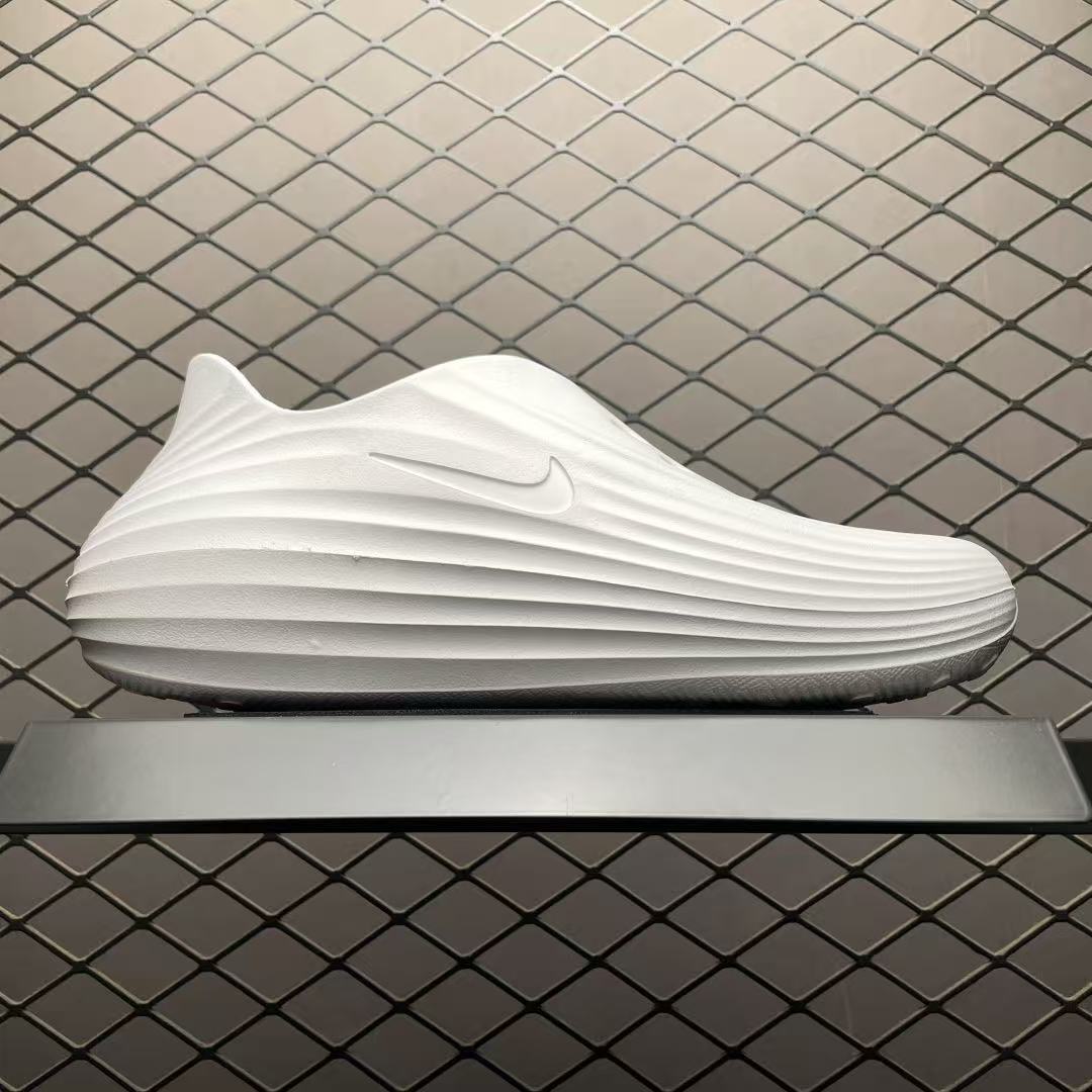 Unisex Full‑Cover Hollow EVA Slip‑On Shoes, White 3D Wave Textured Upper, Hollow Breathable Insole Beach Water Shoes