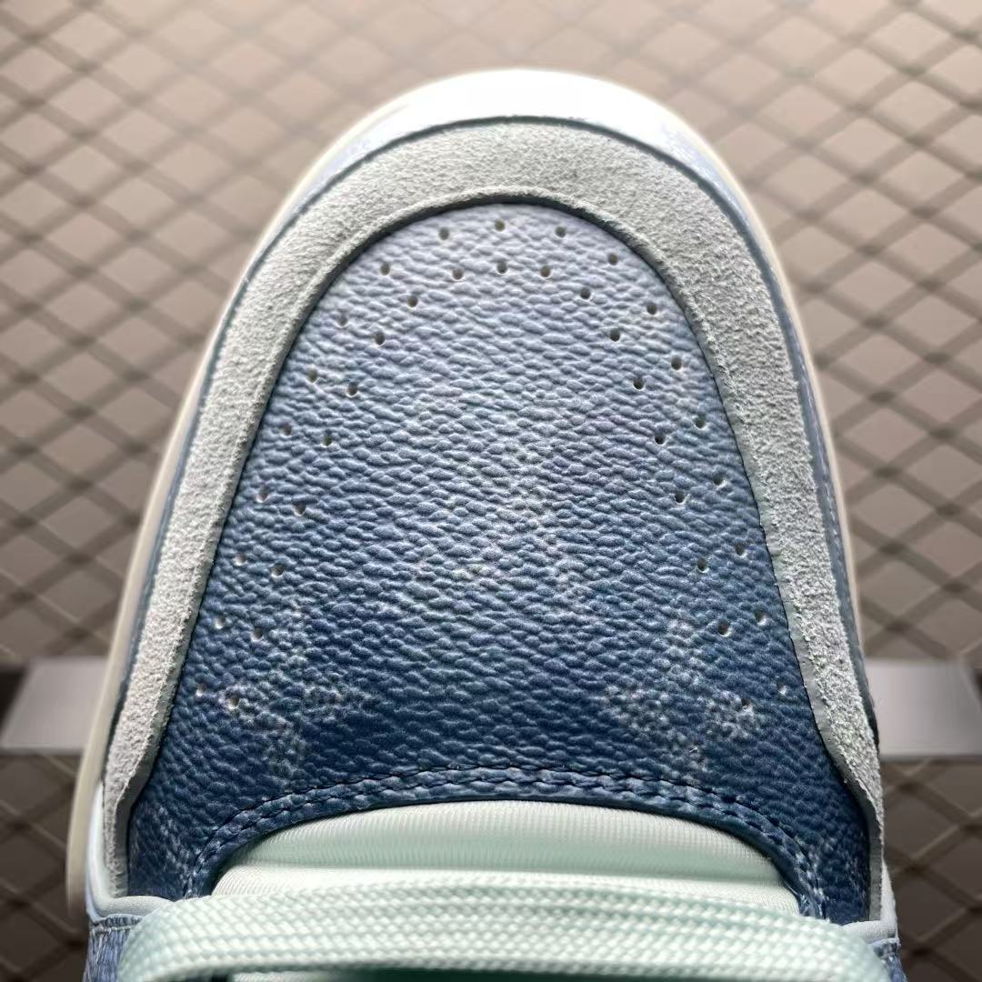 Men Retro Gradient Casual Sneakers, Grain Leather Upper, Thick Cushioned Sole, Light Blue Street Fashion Shoes