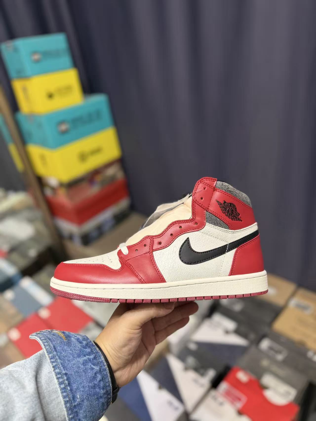 Men Vintage High‑Top Basketball Sneakers, Red‑White Leather Upper, Black Side Embellishment, Retro Off‑White Midsole Street Shoes