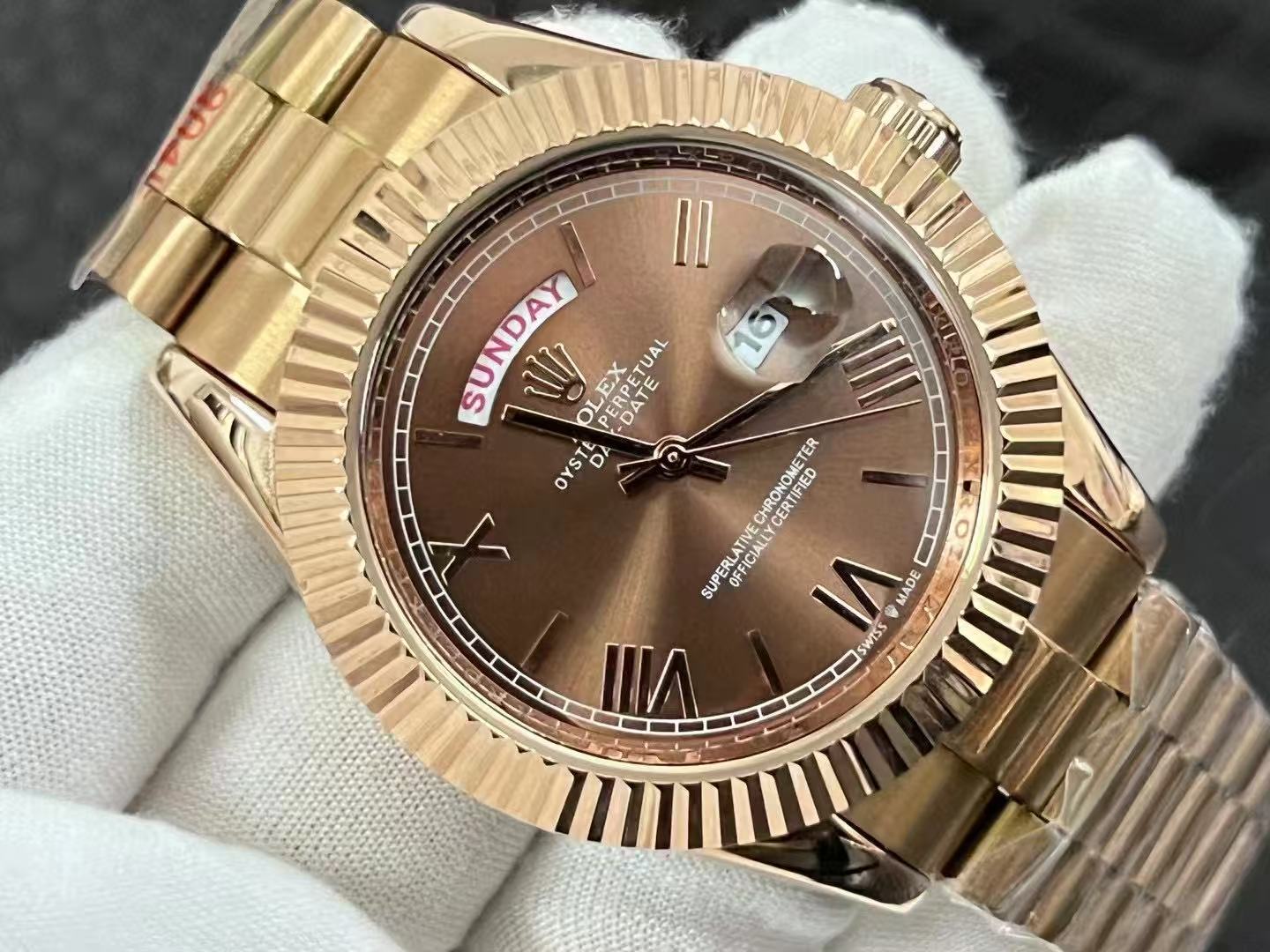 Men Luxury Gold Tone Wrist Watch, Green Dial, Day & Date Display, Fluted Bezel, Metal Bracelet