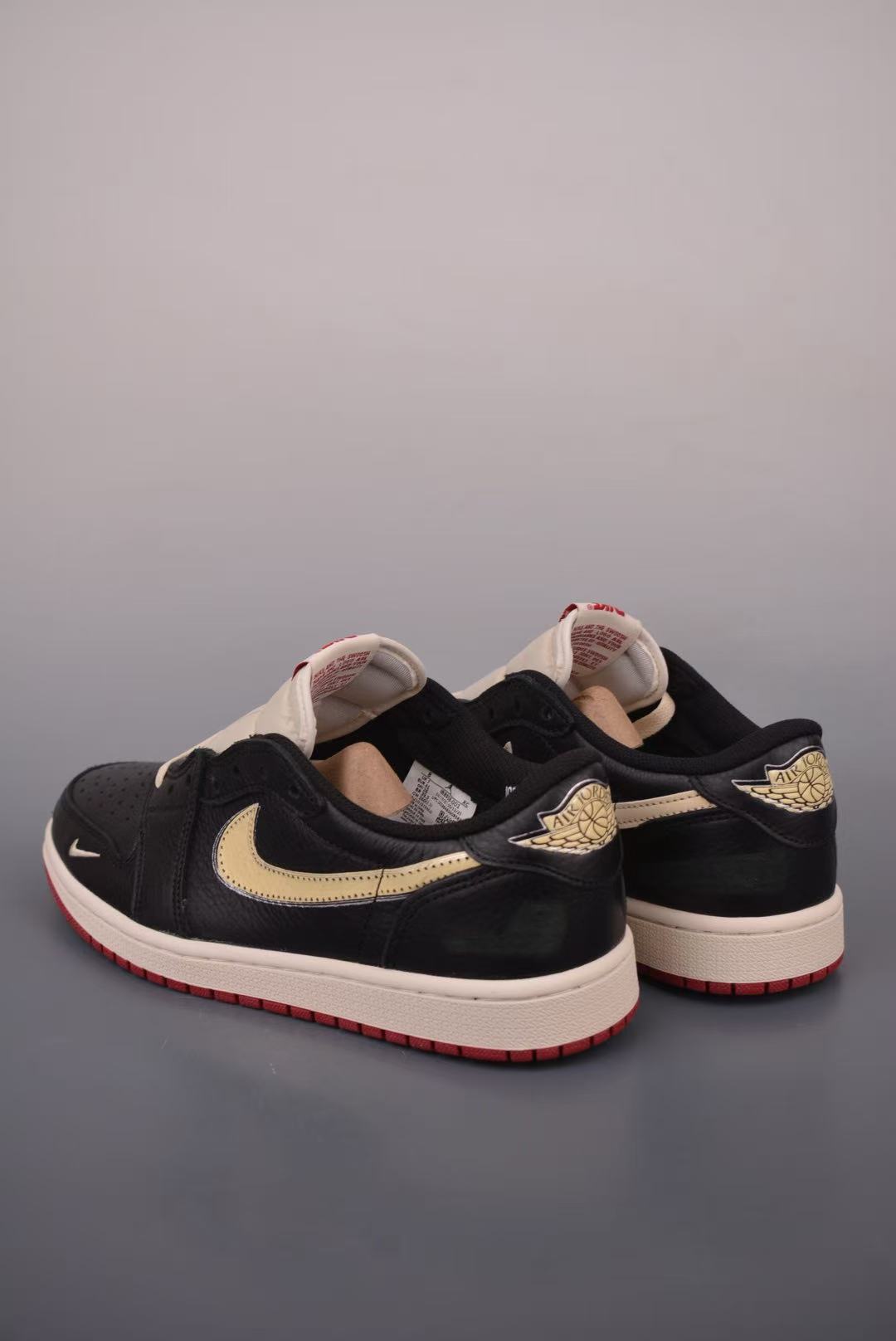 Men Low‑Top Retro Casual Sneakers, Black Leather Upper, Cream‑Yellow Accent, Vintage Cream Midsole Red Outsole Street Shoes