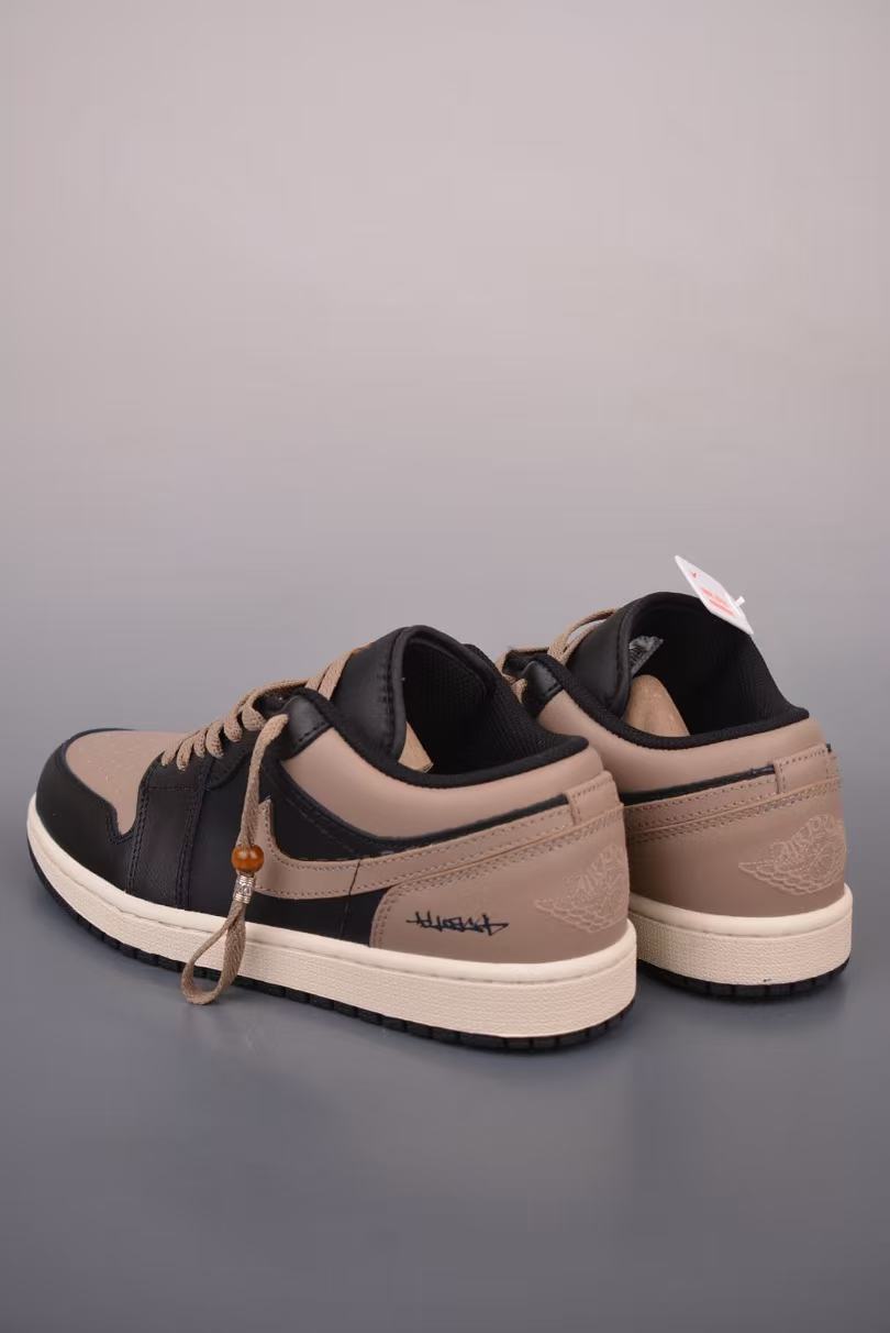 Men Low‑Top Retro Casual Sneakers, Black‑Khaki Leather Upper, Thick Khaki Laces, Vintage Cream Midsole Street Shoes