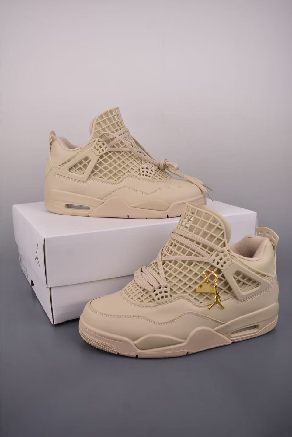 Men Low‑Top Fashion Basketball Sneakers, Full Beige Grid Mesh Upper, Monochrome Leather Casual Street Shoes