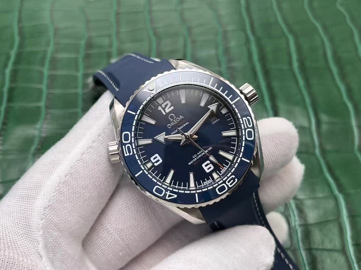 Men Professional Diver Style Wrist Watch, Stainless Steel Case, Ceramic Bezel, Rubber & Nylon Webbing Strap