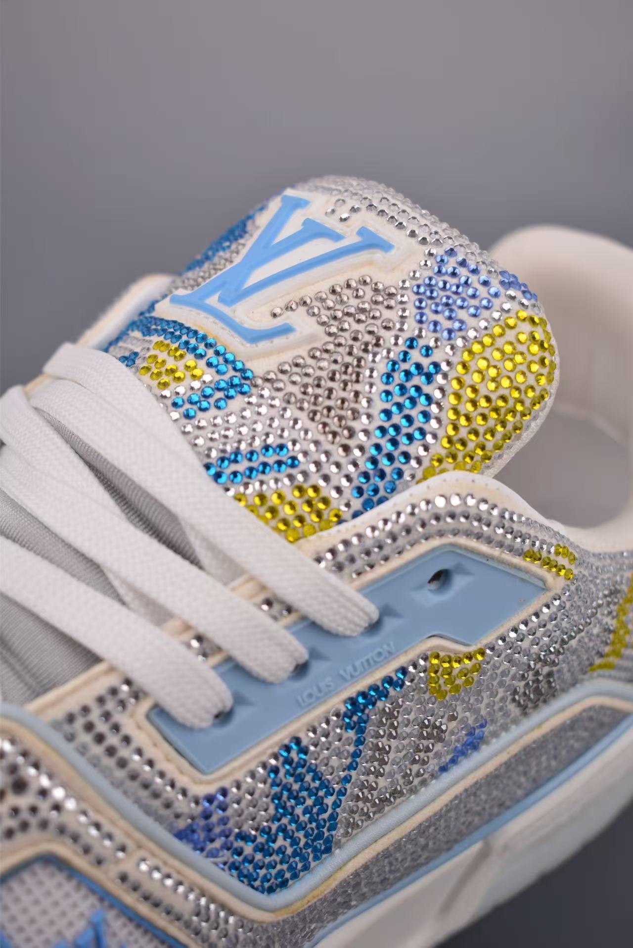 Men Retro Rhinestone‑Encrusted Casual Sneakers, Multicolor Inlay Design, Thick Cushioned Sole, Street Fashion Shoes