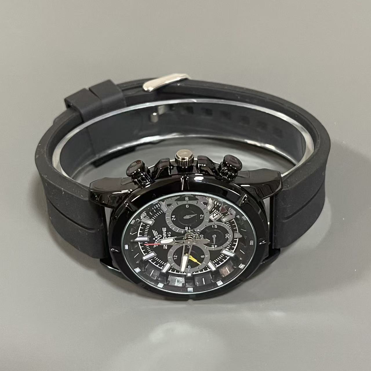 ZHOWE Men Sports Quartz Watch Silicone Strap Multi‑Dial Chronograph Wristwatch