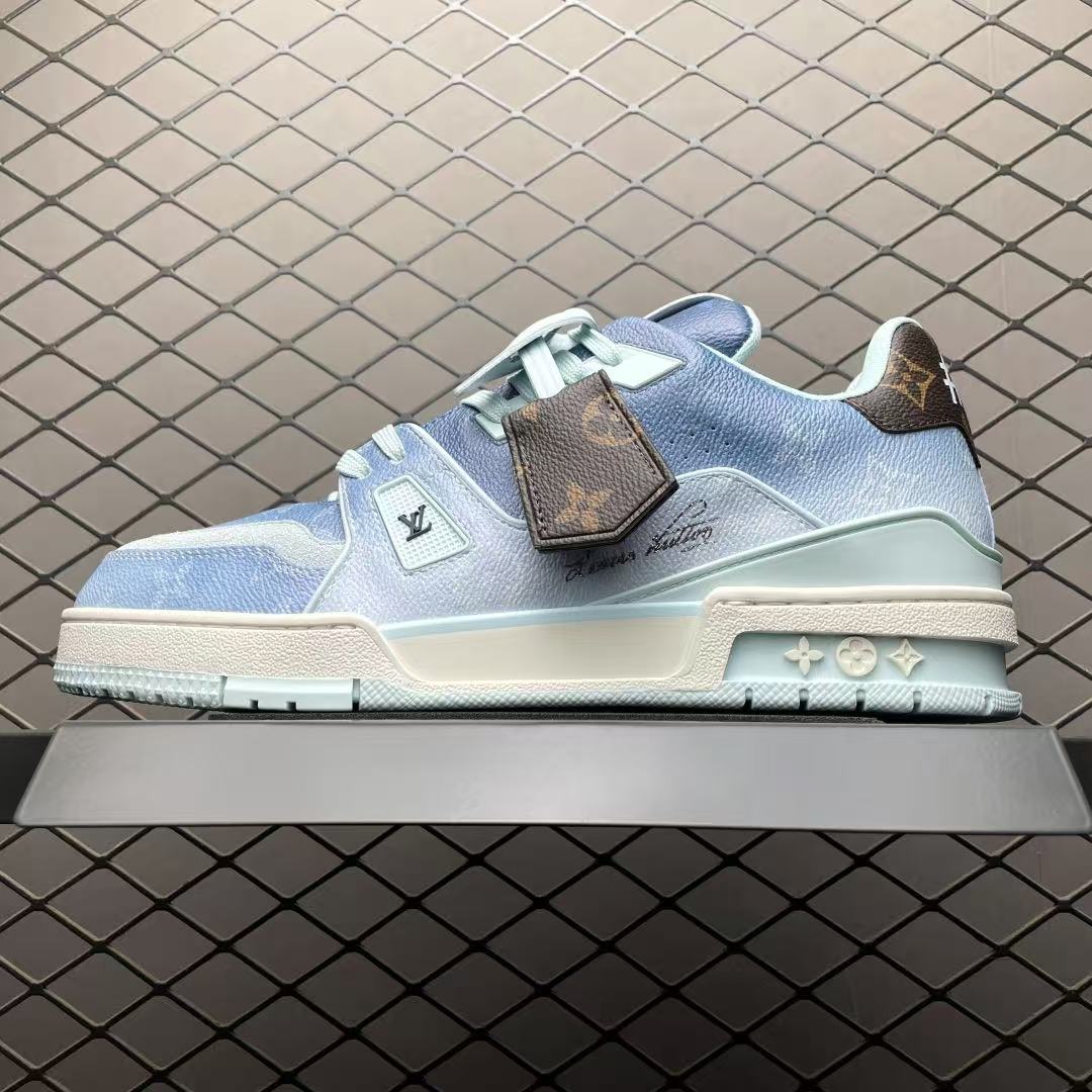 Men Retro Gradient Casual Sneakers, Grain Leather Upper, Thick Cushioned Sole, Light Blue Street Fashion Shoes