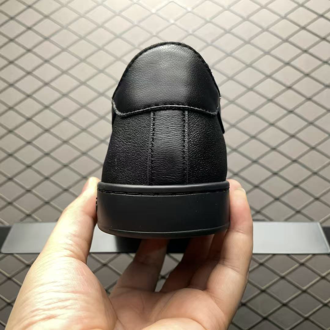 Men Low‑top Casual Sneakers, Smooth Leather Upper, Black Tone, Color‑Block Webbing Detail, Street Fashion Shoes