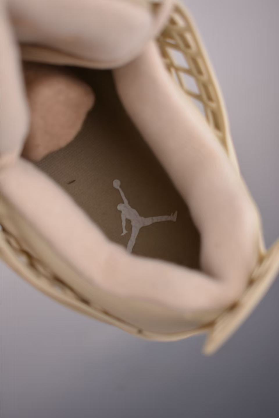 Men Low‑Top Fashion Basketball Sneakers, Full Beige Grid Mesh Upper, Monochrome Leather Casual Street Shoes