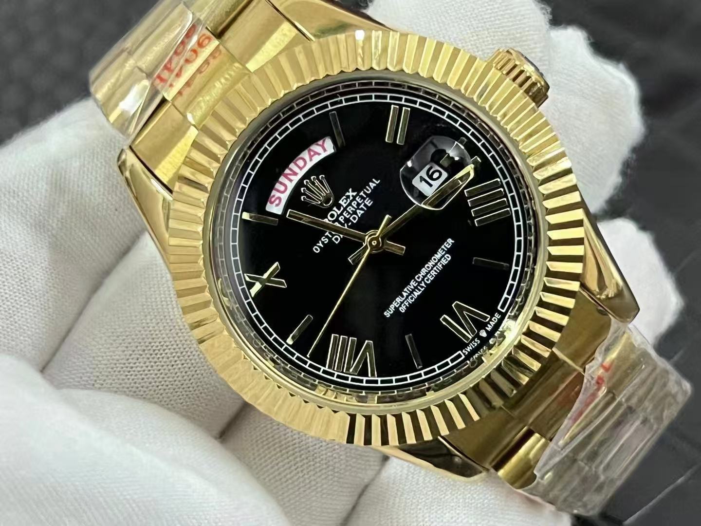 Men Luxury Gold Tone Wrist Watch, Green Dial, Day & Date Display, Fluted Bezel, Metal Bracelet