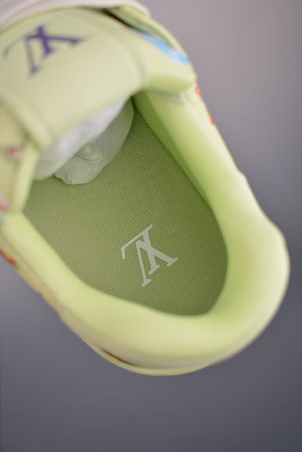 Men Retro Colorful Embroidery Casual Sneakers, Grain Leather Upper, Thick Cushioned Sole, Light Green Street Shoes