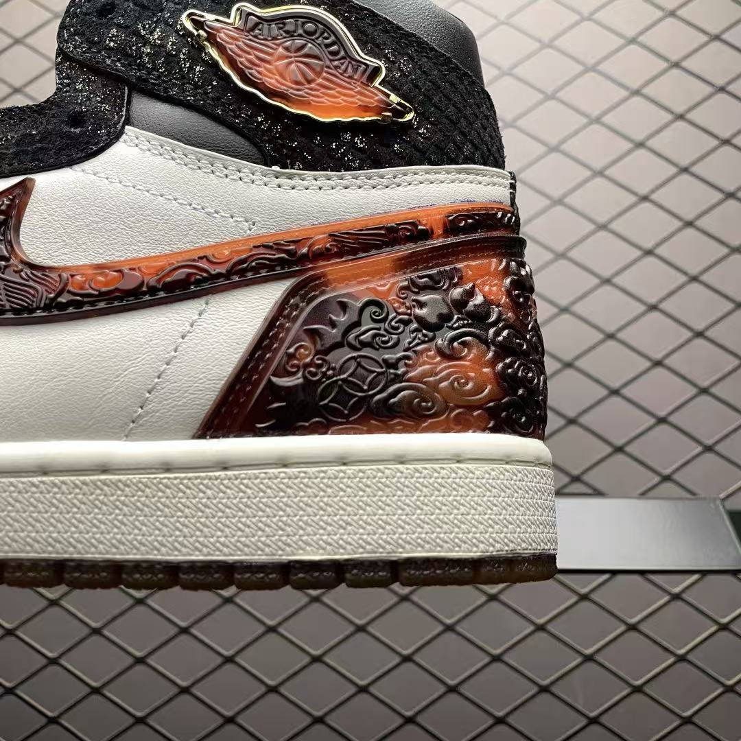 Men High‑Top Art Craft Sneakers, White‑Black Leather Upper, Retro Carved Pattern Ornament, Vintage Cream Midsole Street Basketball Shoes