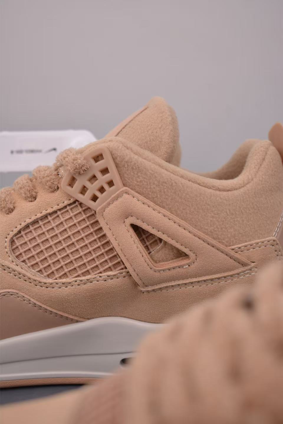 Men Low‑Top Suede Basketball Sneakers, Warm Apricot Monochrome Upper, Thick Fuzzy Laces, Off‑White Midsole Street Casual Shoes
