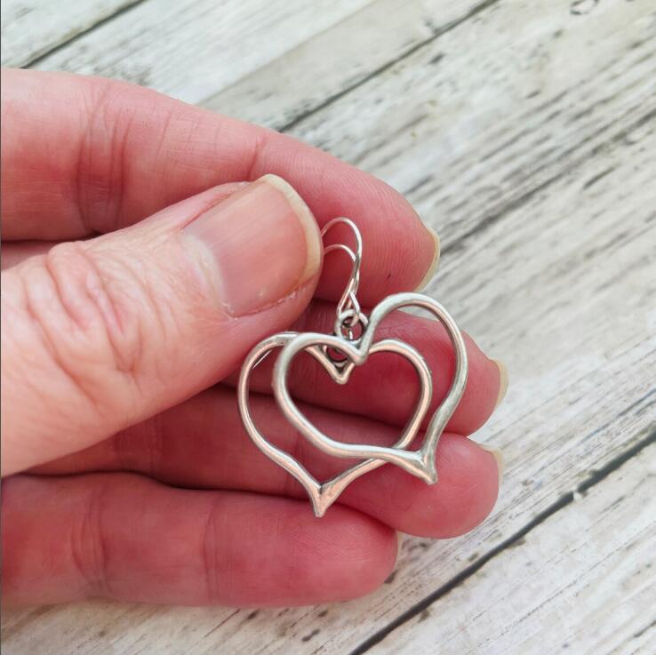 Vintage Heart Cross Earrings - product image 4