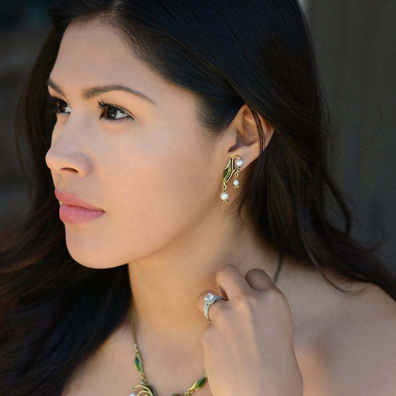 French-style Enamel Green Leaf Pearl Hollow Earrings with Unique Tassels for - product image 9