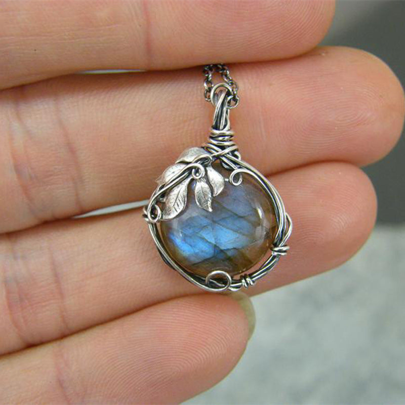 Vintage Moon Necklace for Women - product image 4