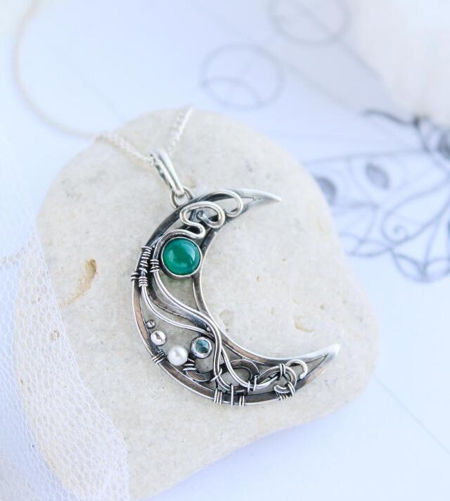 Boho Vintage Moon Necklace - product image 11