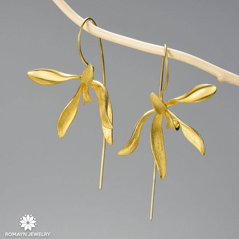 Vintage Floral Cross Earrings - product image 1