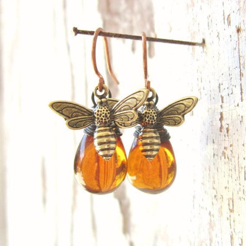 Vintage Statement Cross Bee Jewelry Set - product image 1