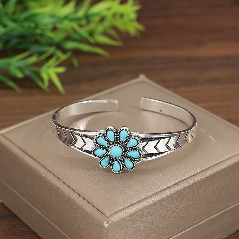 Turquoise Boho Floral Bracelet - product image 4