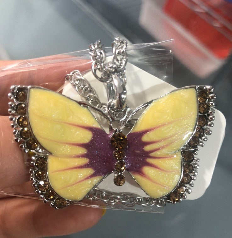 Vintage Butterfly Necklace - product image 5