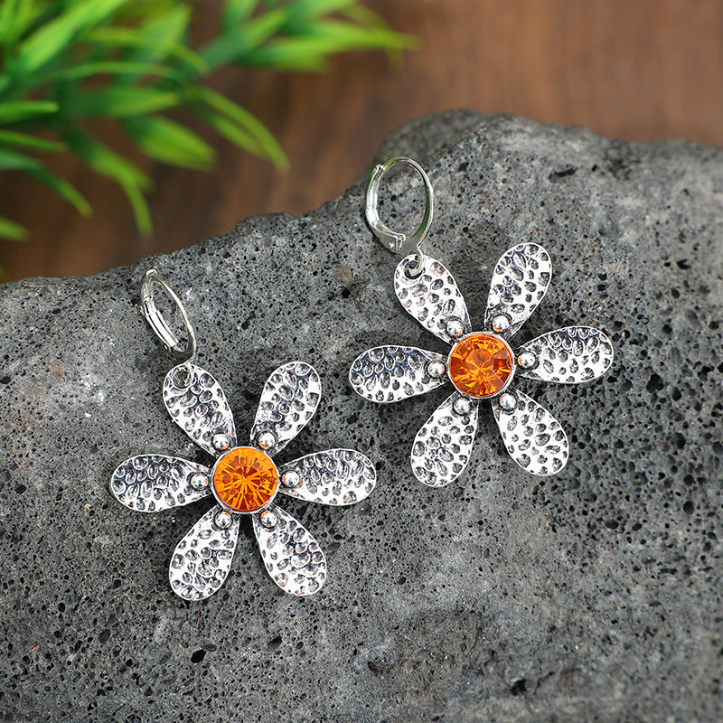 Vintage Floral Earrings - product image 4