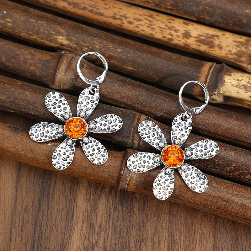 Vintage Floral Earrings - product image 3