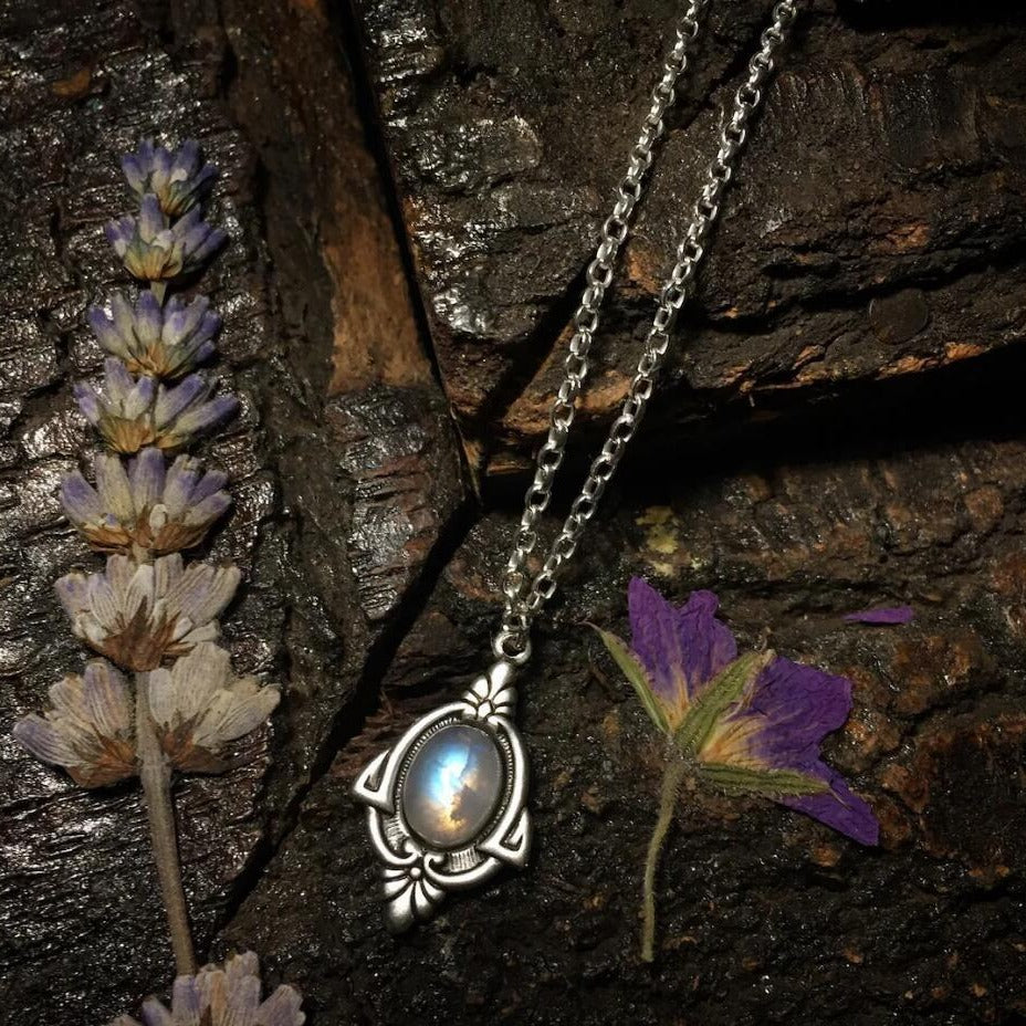 Boho Vintage Moon Necklace - product image 4