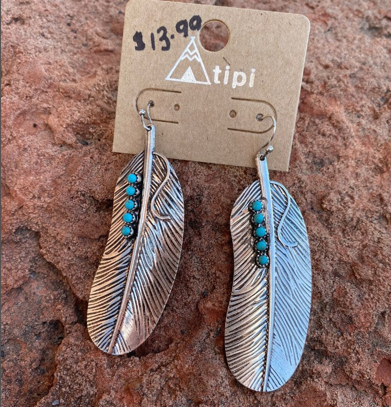Vintage Feather Earrings - product image 8