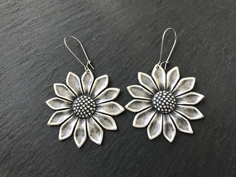 Vintage Floral Cross Earrings - product image 6