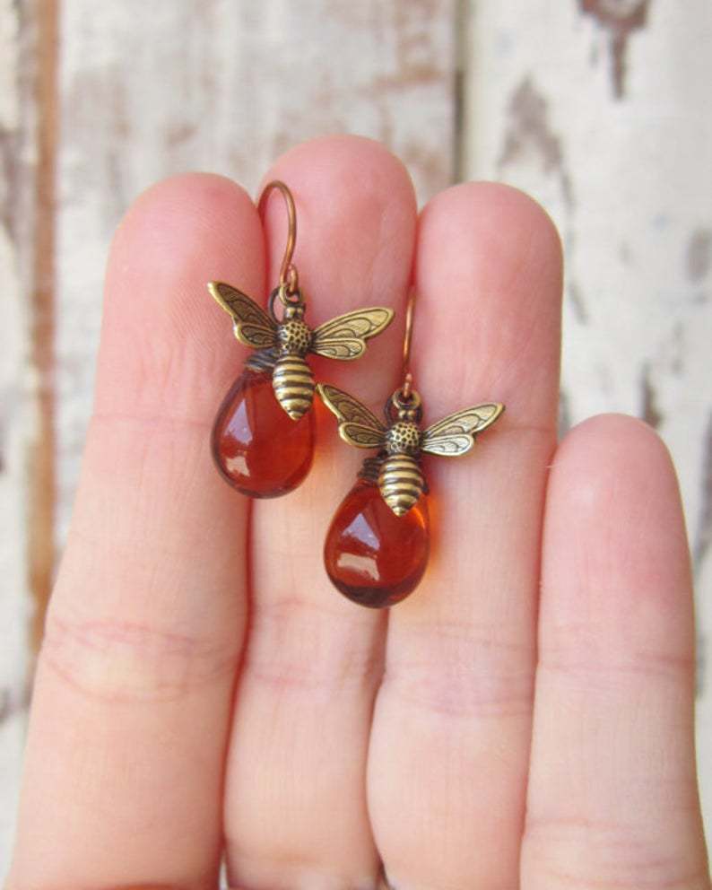 Vintage Statement Cross Bee Jewelry Set - product image 9