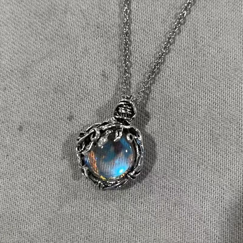 Vintage Moon Necklace for Women - product image 2