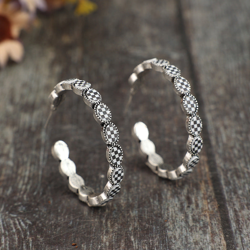 Vintage Cross Acrylic Earrings - product image 3