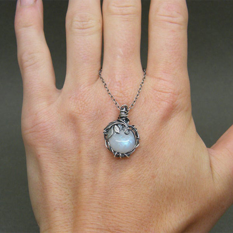 Vintage Moon Necklace for Women - product image 5