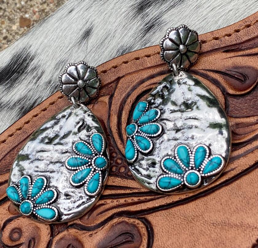 Turquoise Boho Vintage Earrings - product image 9