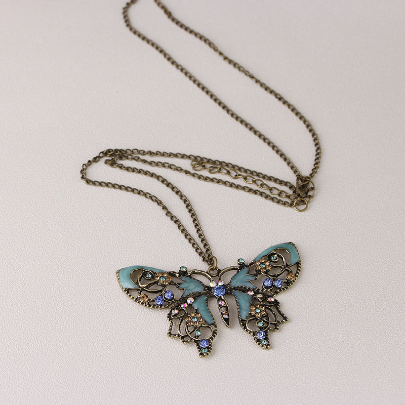 Vintage Butterfly Necklace - product image 3