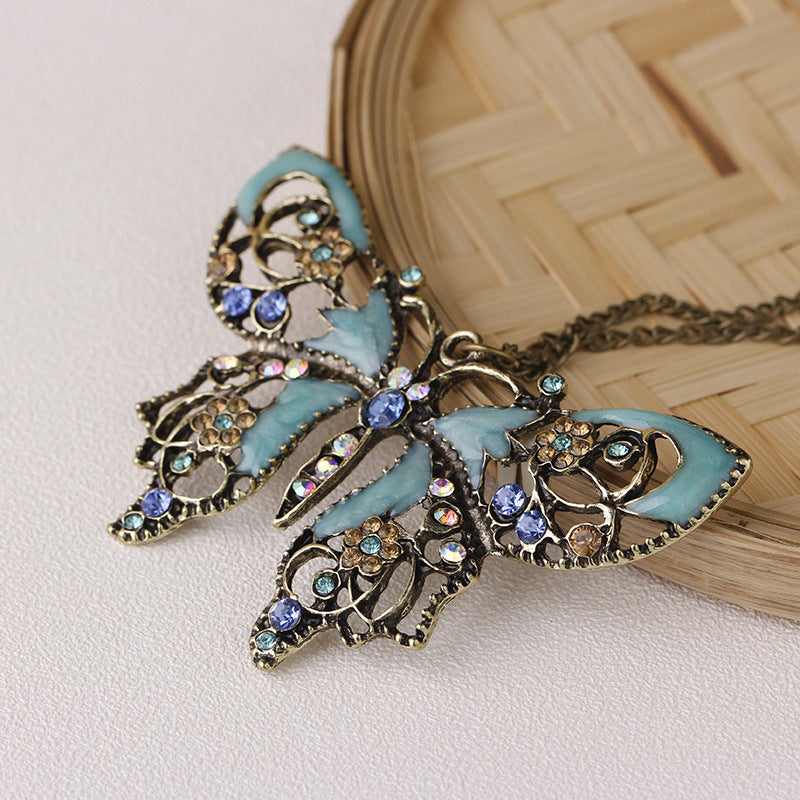 Vintage Butterfly Necklace - product image 4