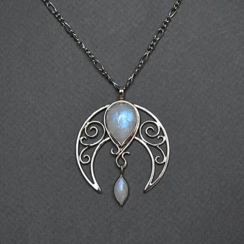 Boho Vintage Moon Necklace - product image 3