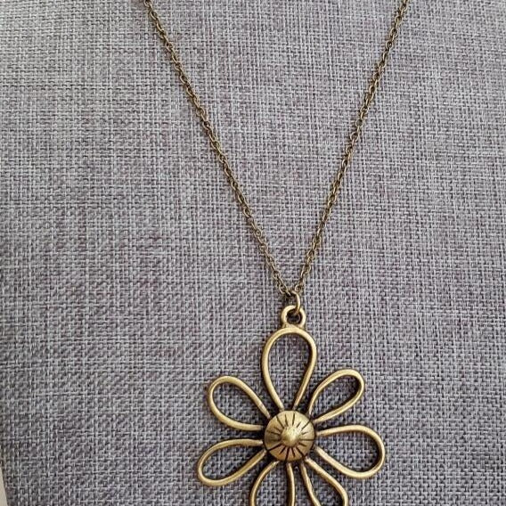 Vintage Floral Cross Necklace for Women - product image 4