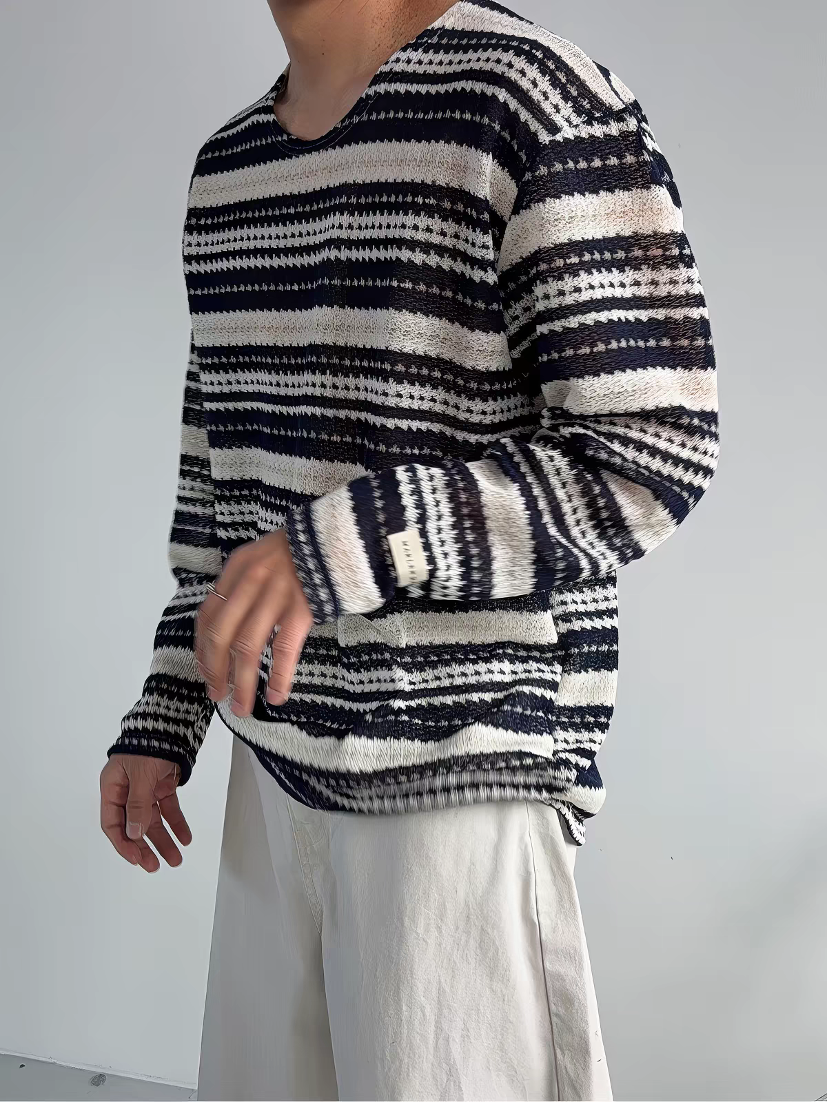 Men's Black and White Striped Long Sleeve T-shirt, Korean Lazy-style Loose Sun Protection Knit Top for Summer