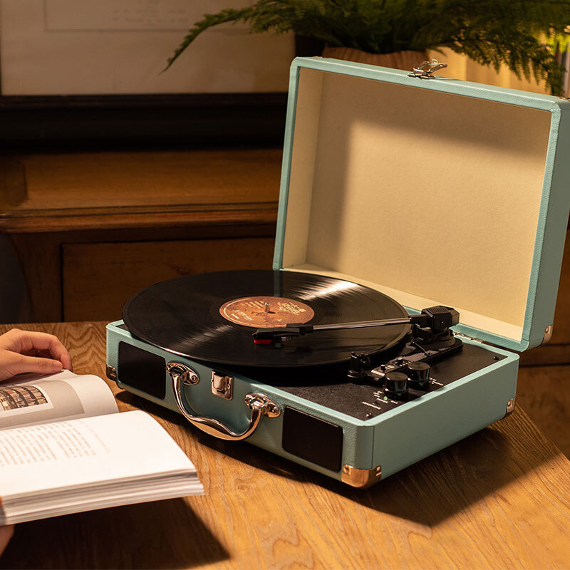 Auryvox Heritage VT-80: A Portable Suitcase Turntable with Built-in Speakers for Authentic Vinyl Playback