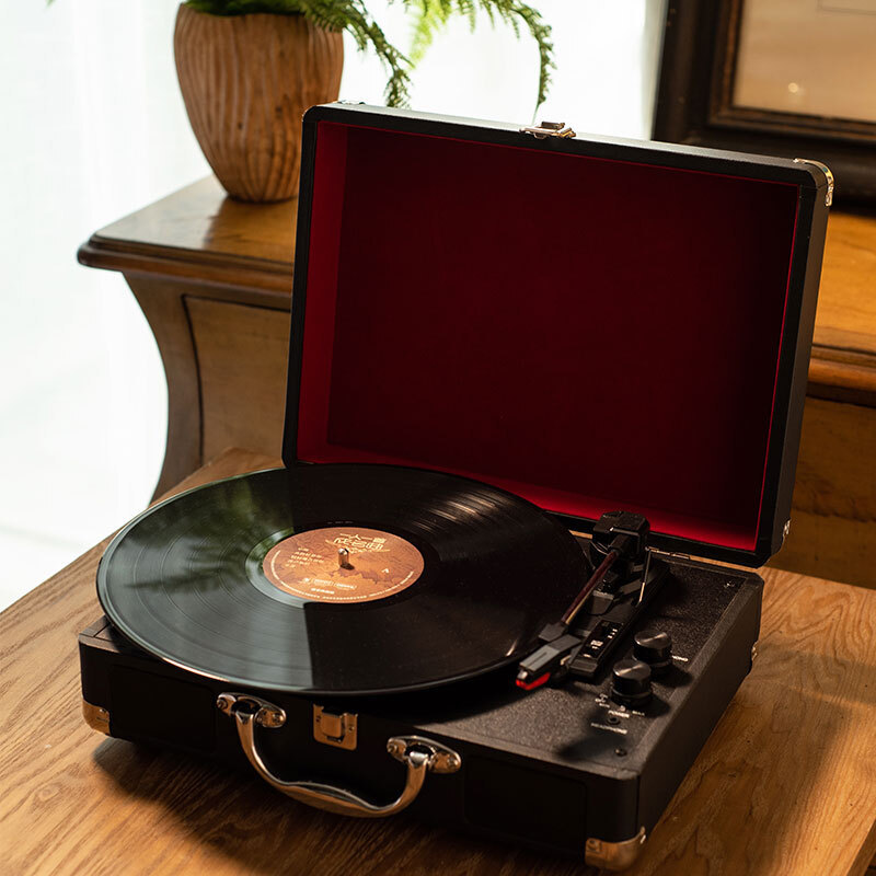Auryvox Heritage VT-80: A Portable Suitcase Turntable with Built-in Speakers for Authentic Vinyl Playback