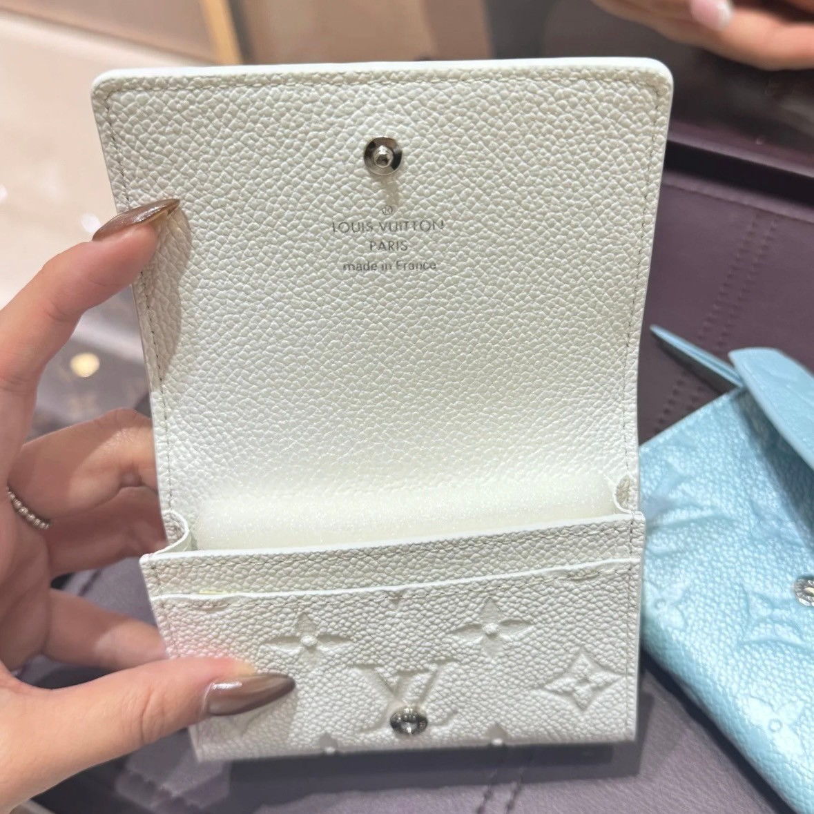 Louis Vuitton（ルイヴィトン）カルト ドゥ ヴィジット 財布　M12177