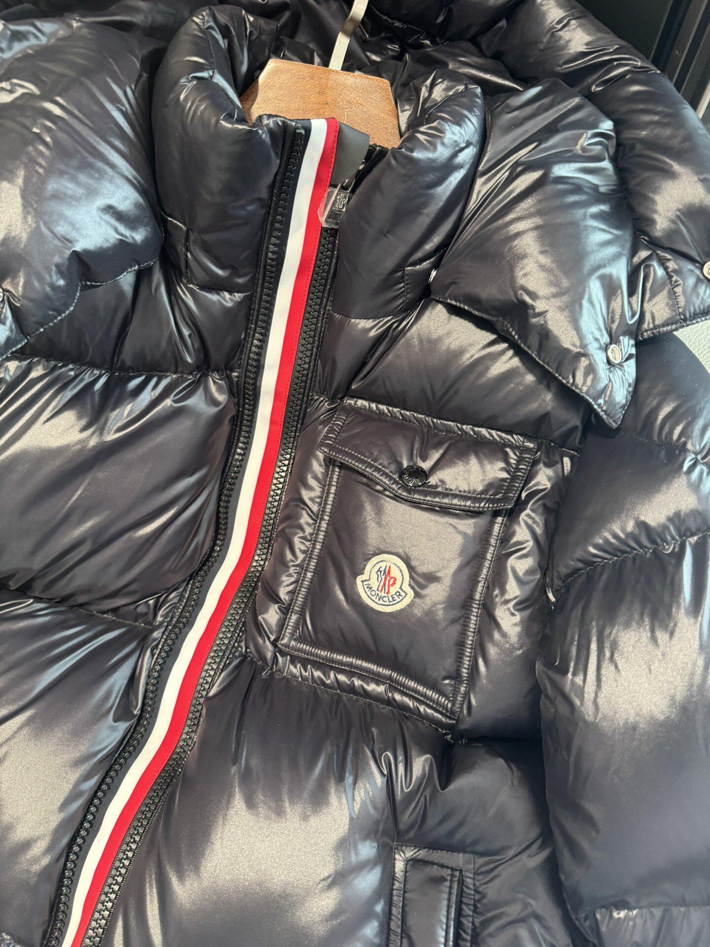 【限定新モデル】MONCLER Montbeliard ダウンジャケット